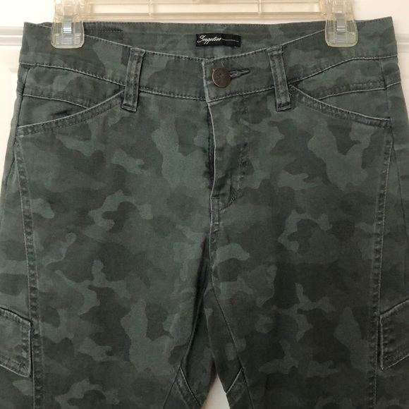 Camo pants 💚 - Picture 2 of 7